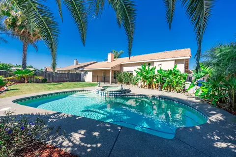 3181 Hickory Ct, Hanford, CA 93230