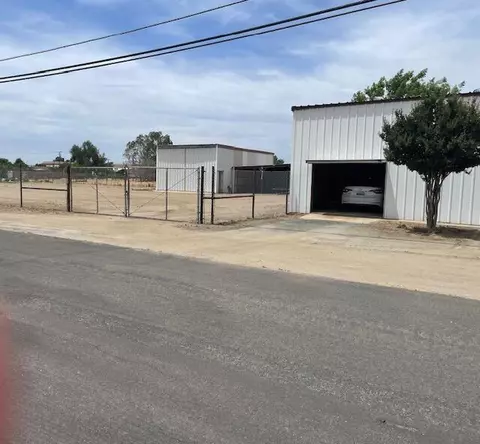 905 Victory St, Porterville, CA 93257