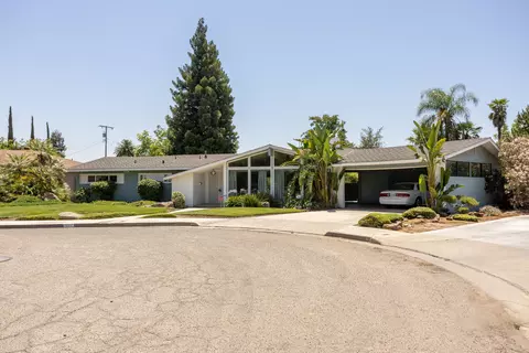 489 W Green Acres Dr, Porterville, CA 93257
