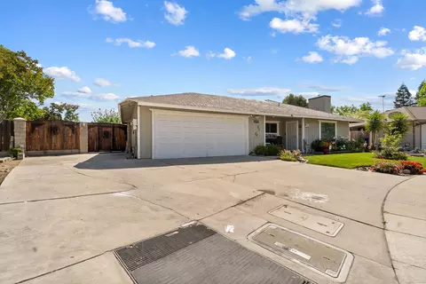 1737 Swift Ave, Clovis, CA 93611 photo 2