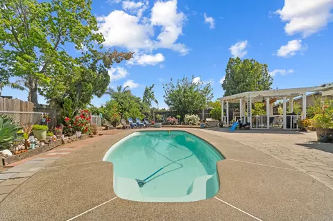 1737 Swift Ave, Clovis, CA 93611 photo 24