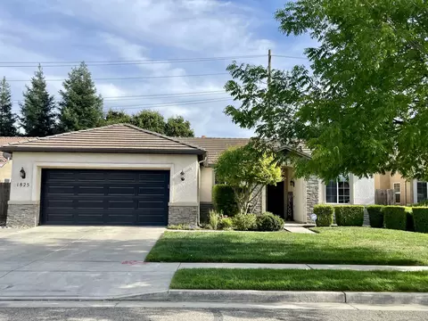 1825 Malvasia Ave, Tulare, CA 93274
