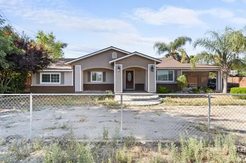 15504 328 Ave, Ivanhoe, CA 93235