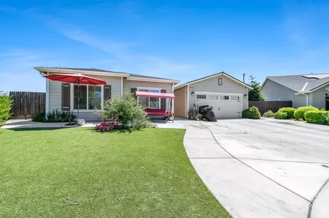 2546 N Fulgham Ct, Visalia, CA 93291
