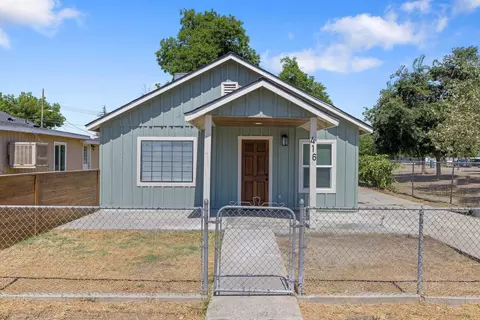 416 N D St, Tulare, CA 93274