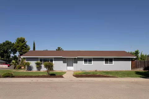 12988 Tactacan Ave, Orosi, CA 93647