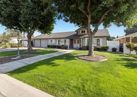 1347 W Howard Ave, Visalia, CA 93277