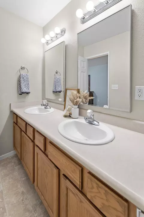 3911 E Harvard Ave, Visalia, CA 93292 photo 26