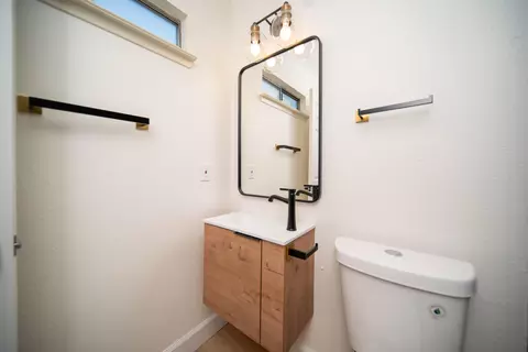 219 E Prospect Ave, Visalia, CA 93291 photo 13