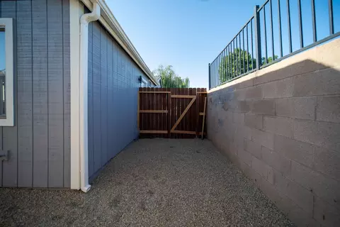 219 E Prospect Ave, Visalia, CA 93291 photo 20