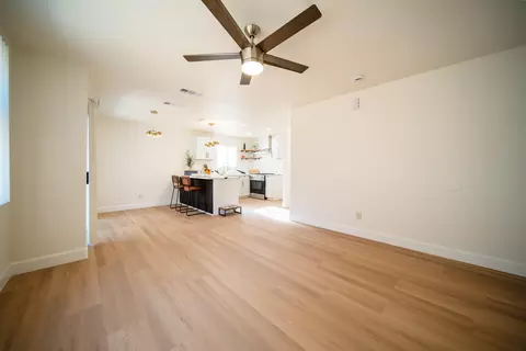 219 E Prospect Ave, Visalia, CA 93291 photo 8