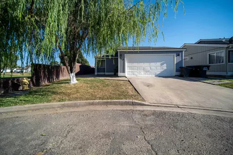 219 E Prospect Ave, Visalia, CA 93291 photo 2