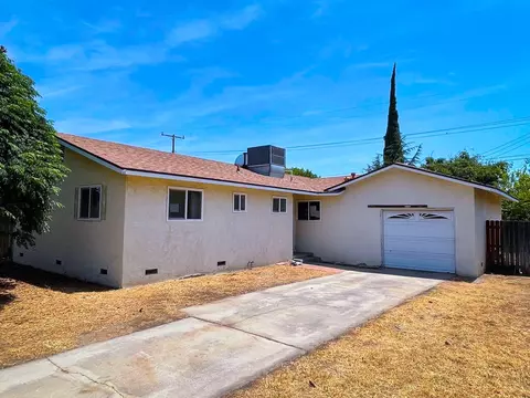 1148 N Gowdy St, Visalia, CA 93292