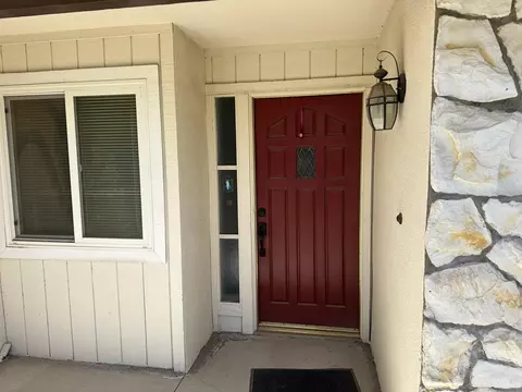 568 S Acacia Dr, Lemoore, CA 93245 photo 3