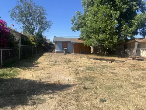 792 E Duff Ave, Reedley, CA 93654