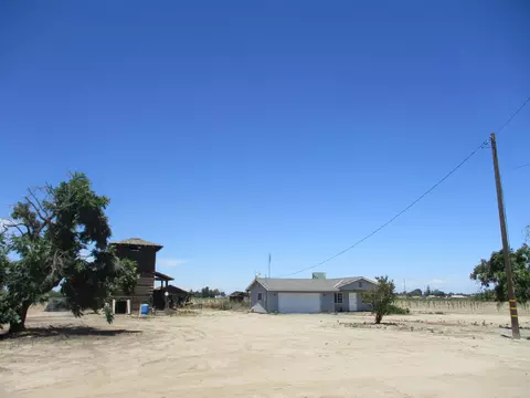 14354 Geneva Ave, Hanford, CA 93230