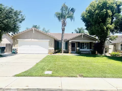 208 N Manzanita St, Visalia, CA 93292