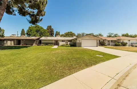 150 Faun Pl, Lemoore, CA 93245 photo 2
