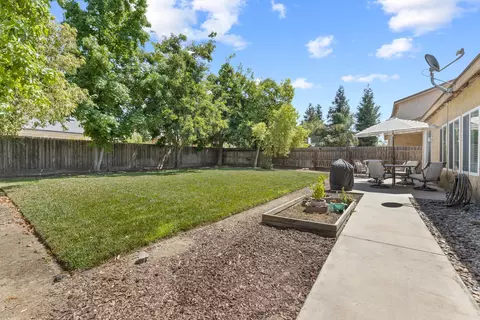 2346 E La Vida Ave, Visalia, CA 93292 photo 13