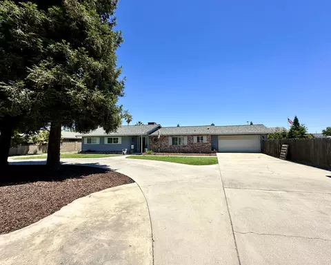 5820 W Caldwell Ave #B, Visalia, CA 93277
