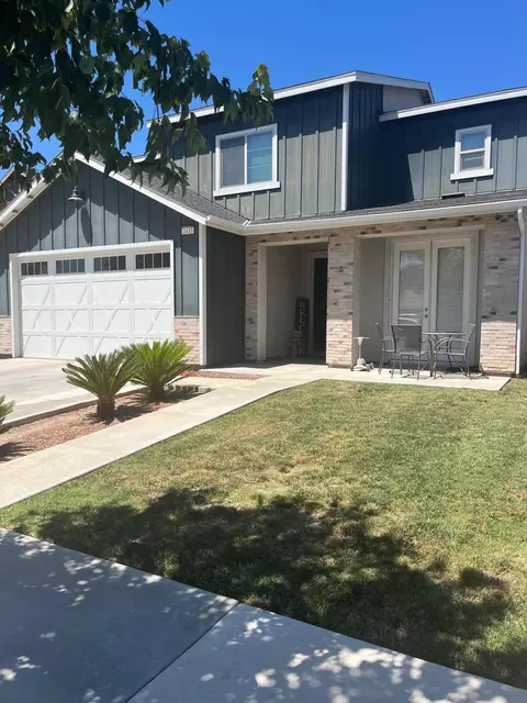 2433 N Divisadero St, Visalia, CA 93291
