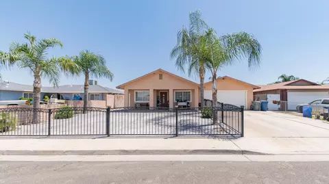 1118 Weaver Ave, Delano, CA 93215
