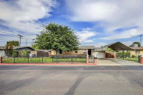 2924 N Giddings St, Visalia, CA 93291