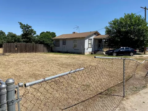 316 S Maple St, Pixley, CA 93256 photo 2