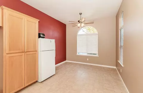 1259 Paradise Loop, Lemoore, CA 93245 photo 5