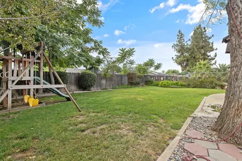 334 Cedar St, Hanford, CA 93230 photo 36