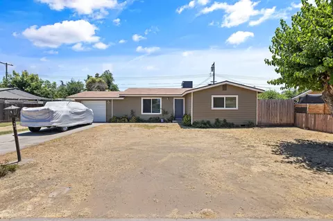 925 W Lark Ave, Visalia, CA 93291
