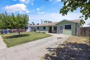 10840 Beverly Dr, Hanford, CA 93230