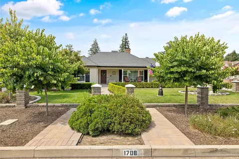 1708 W Beverly Dr, Visalia, CA 93277