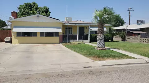 1068 W Mulberry Ave, Porterville, CA 93257