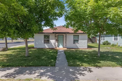 446 W Myrtle St, Hanford, CA 93230