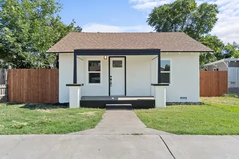 513 E Ivy St, Hanford, CA 93230