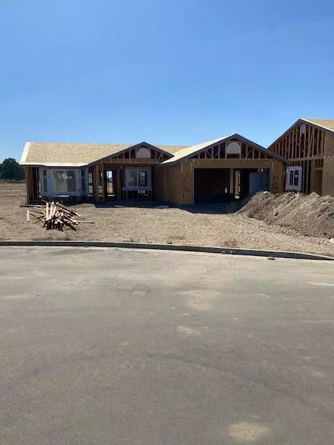 1179 S Chess Terrace Pl W, Porterville, CA 93257