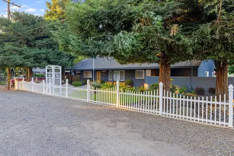 14837 Water Ave, Visalia, CA 93292