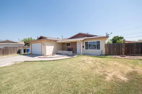 310 Spring Pl, Lemoore, CA 93245 photo 2