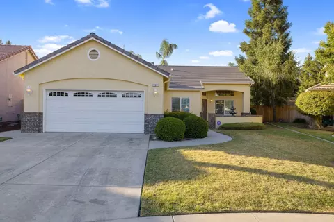 824 W Ashland Ave, Visalia, CA 93277