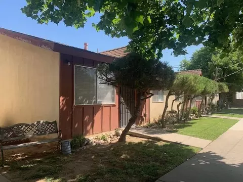 405-407 E Chestnut St, Exeter, CA 93221 photo 2