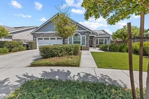 4234 W Modoc Ct, Visalia, CA 93291