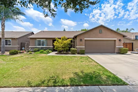 2639 W Porter Ave, Visalia, CA 93291
