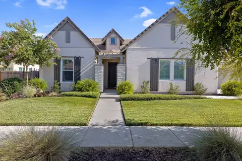 3543 W Lark Ave, Visalia, CA 93291