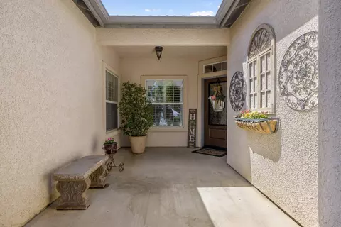 1041 Lords Ct, Lemoore, CA 93245 photo 5