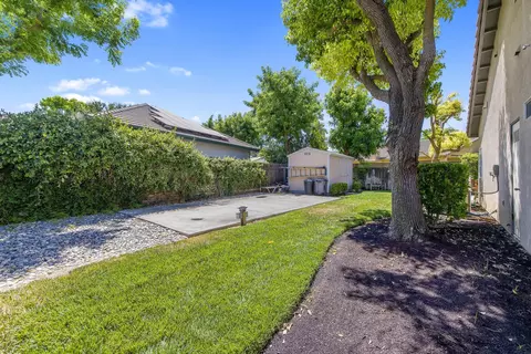 1041 Lords Ct, Lemoore, CA 93245 photo 58