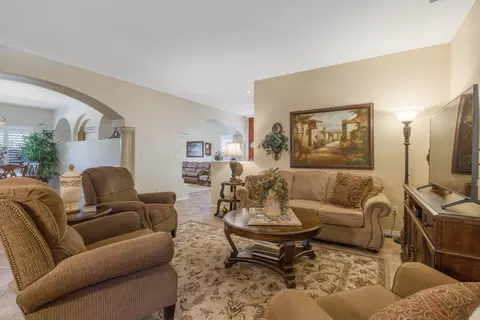 1041 Lords Ct, Lemoore, CA 93245 photo 9