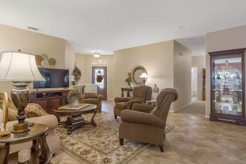 1041 Lords Ct, Lemoore, CA 93245 photo 11