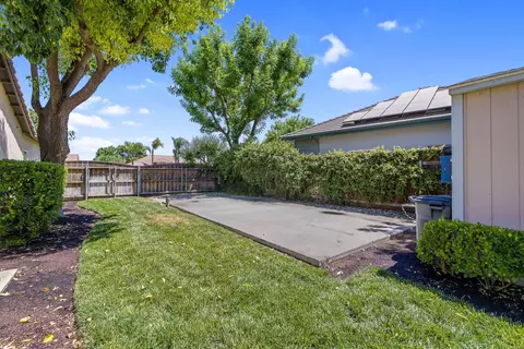 1041 Lords Ct, Lemoore, CA 93245 photo 56