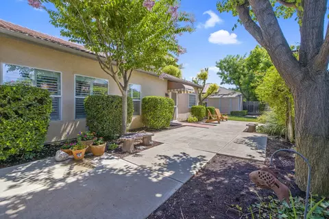1041 Lords Ct, Lemoore, CA 93245 photo 50